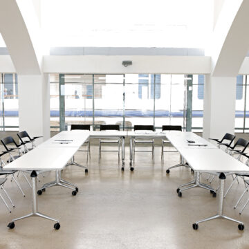 Executive tilt top tables - Image 6